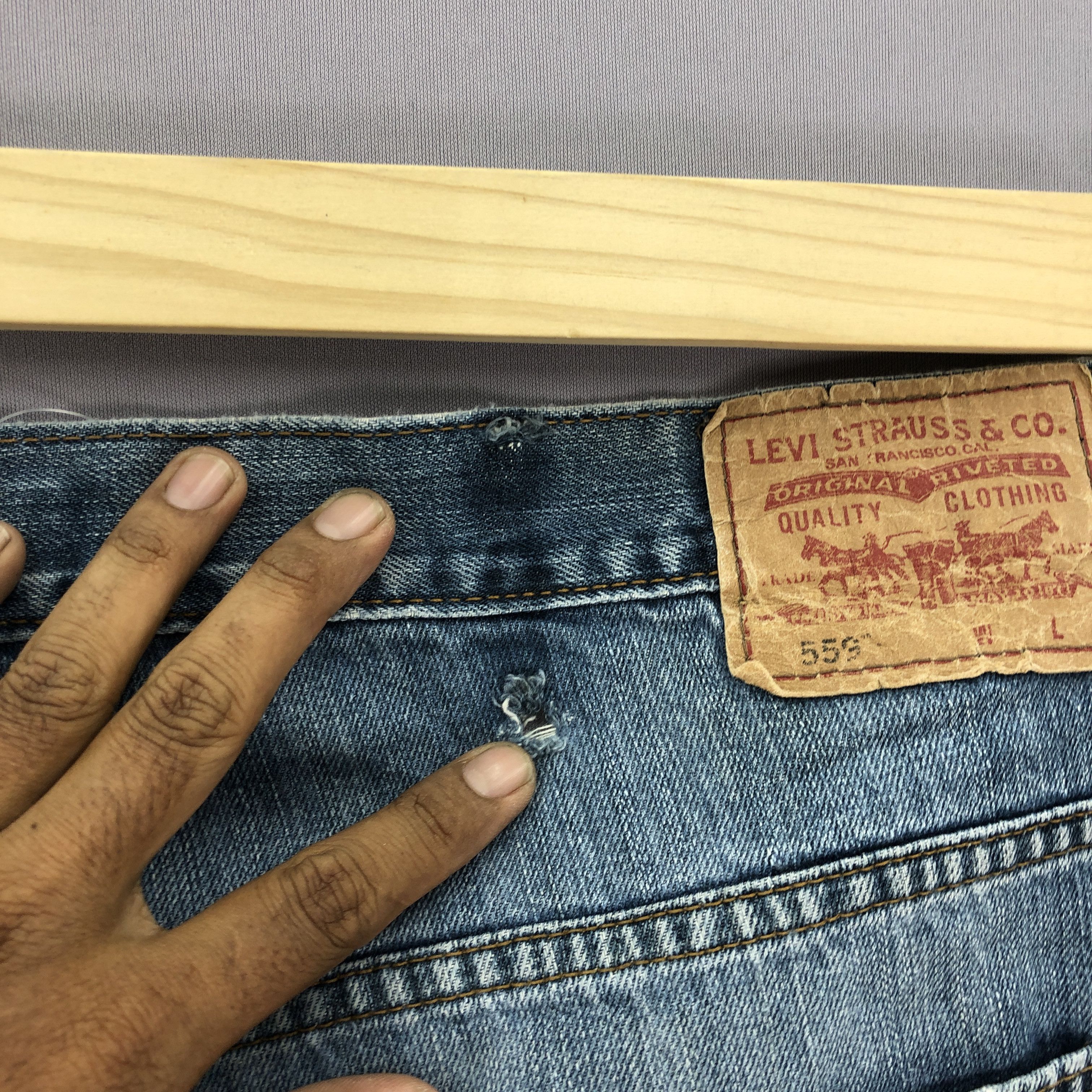 Levi's Vintage Levis 559 Baggy Jeans Levi's Light Wash Faded Denim Size US 42 / EU 58 - 10 Thumbnail