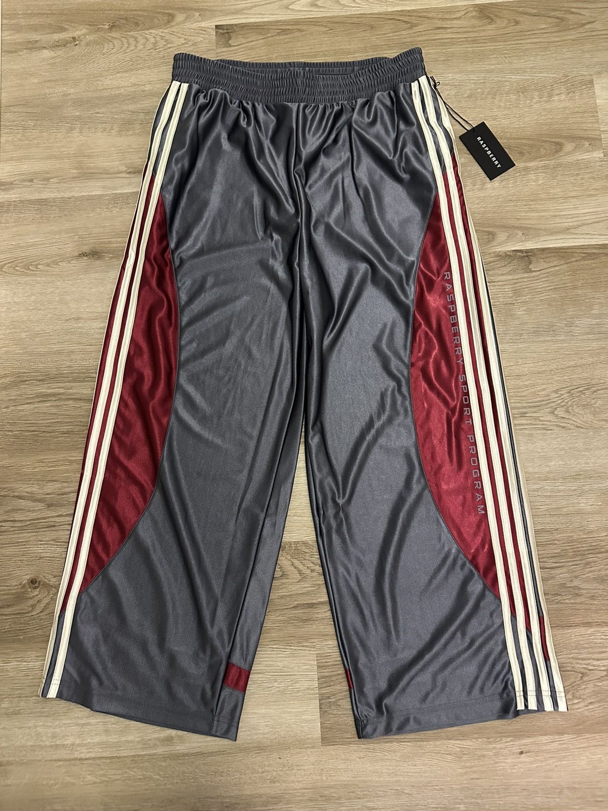 The GV Gallery Raspberry Tracy McGrady Sweats (XL) Size US 36 / EU 52 - 1 Thumbnail