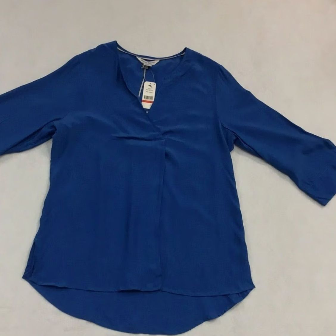 Tommy Bahama VINTAGE Tommy Bahama Blouse Women XS Royal Blue Solid Blouse Womens 1166 US? Size XS / US 0-2 / IT 36-38 - 3 Thumbnail