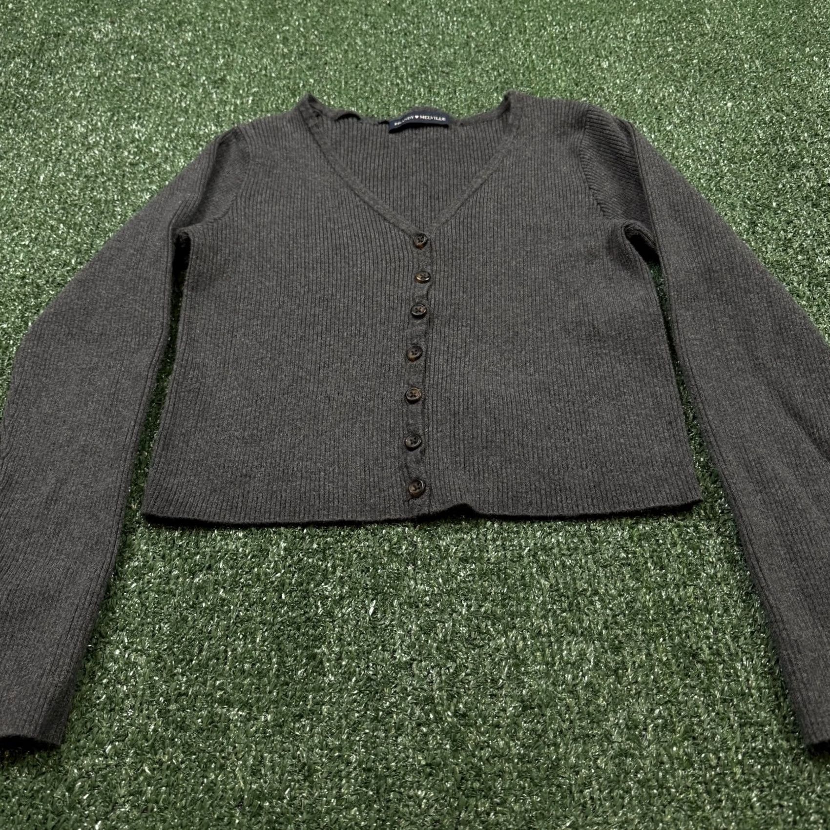 Brandy Melville Brandy Melville Women's Gray Cropped Long Sleeve Casual Shirt Size M Size M / US 6-8 / IT 42-44 - 2 Thumbnail