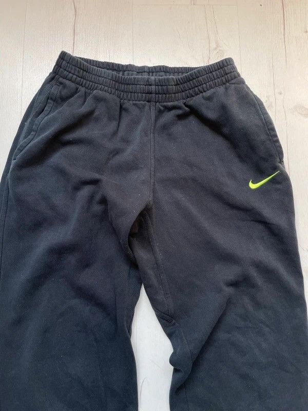 Nike Nike Sz XL Youth Fit S Woman Joggers Sweatpants Print Size 23" - 10 Thumbnail