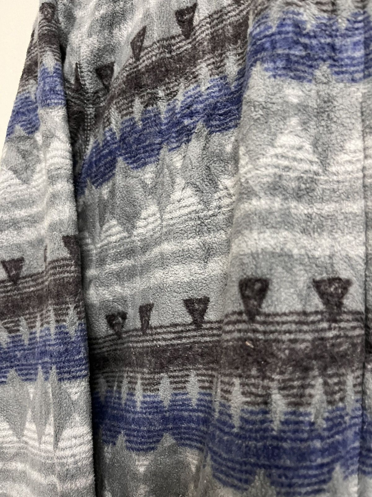 Japanese Brand Uniqlo Navajo Chimaiyo Motive Fleece Jackets Size US XL / EU 56 / 4 - 7 Thumbnail