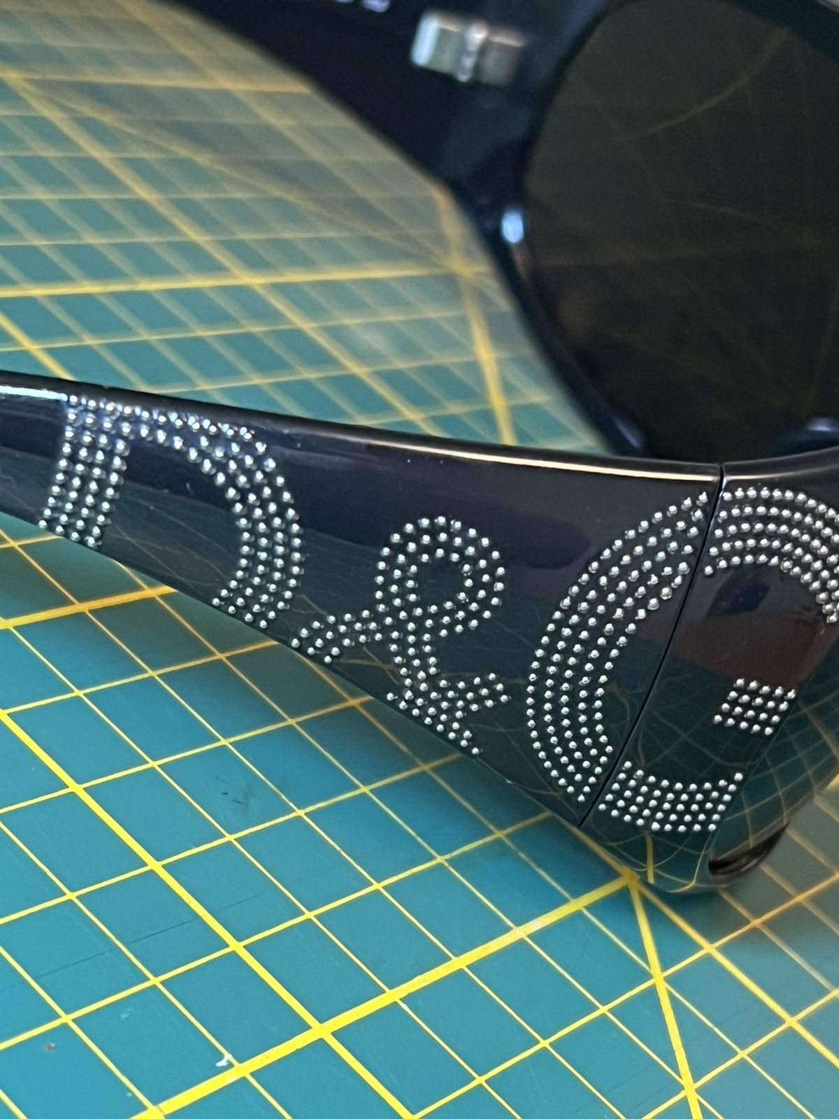 Dolce & Gabbana Vintage Dolce & Gabbana 8008 rhinestone logo ski sunglasses Size ONE SIZE - 5 Thumbnail