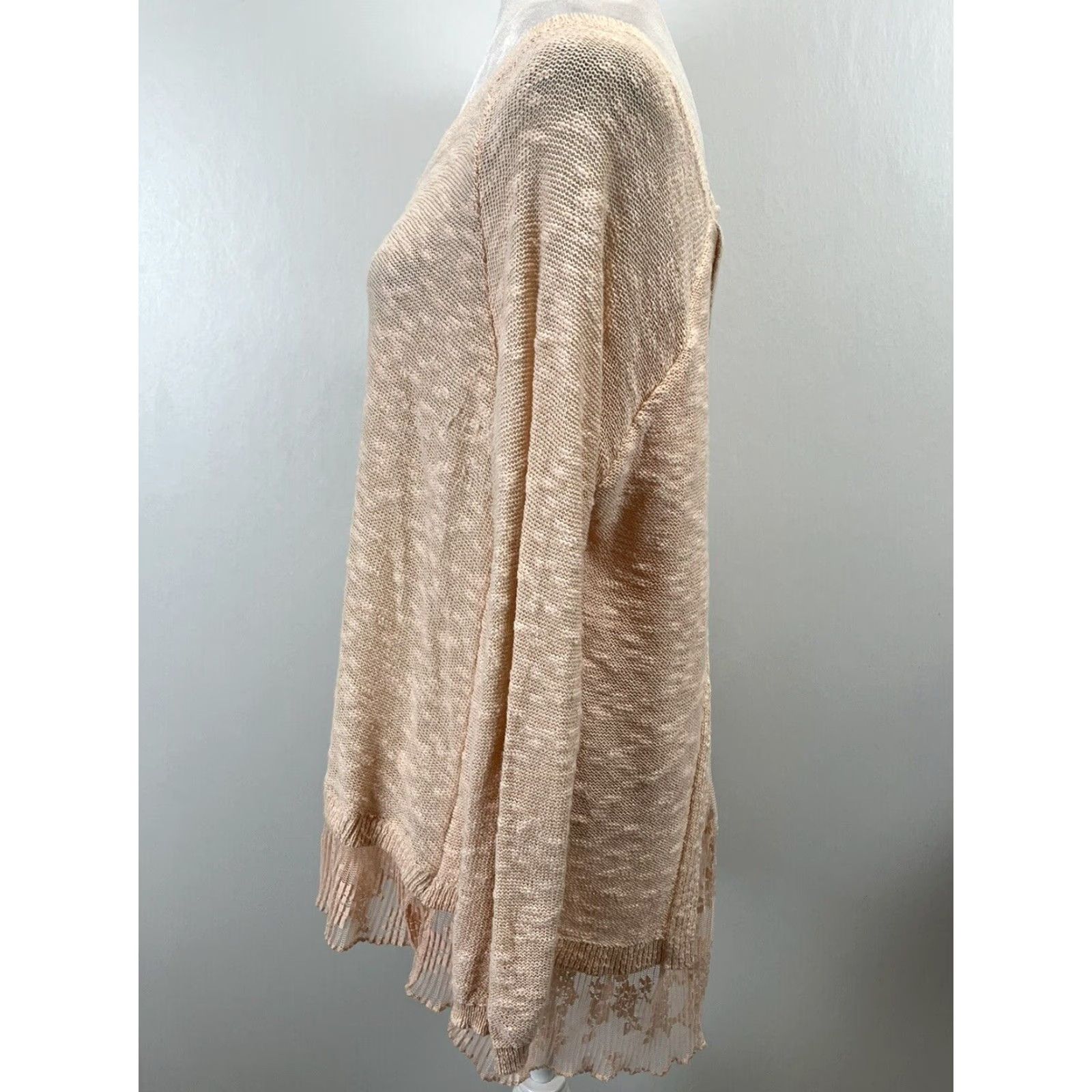 Torrid Torrid Blush Split Back Knit Sweater Top Sz 1 1X Plus Pink Lace Hem Women’s Sweater Pullover Long Sleeve Cotton Blend Knit Round Neck VGUC Women’s Size XL / US 12-14 / IT 48-50 - 2 Thumbnail