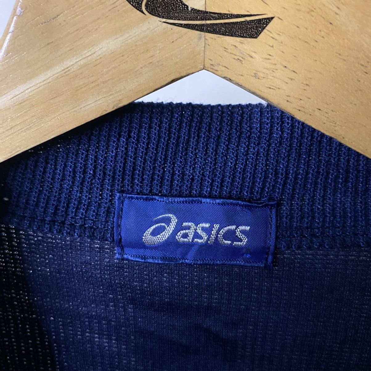 Asics × Japanese Brand × Vintage Vintage 90s Asics V Neck Sweater Size US M / EU 48-50 / 2 - 4 Thumbnail