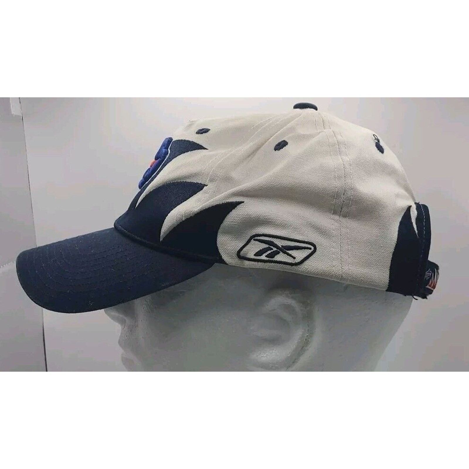 Reebok Vintage Buffalo Bills Reebok Sharktooth Strapback Hat Cap Size ONE SIZE - 3 Thumbnail