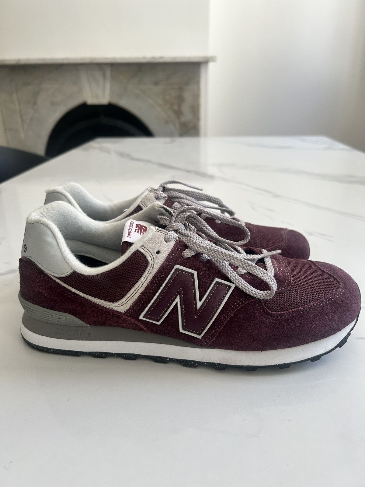 New Balance New Balance 574 Core Burgundy White Size US 10 / EU 43 - 1 Thumbnail