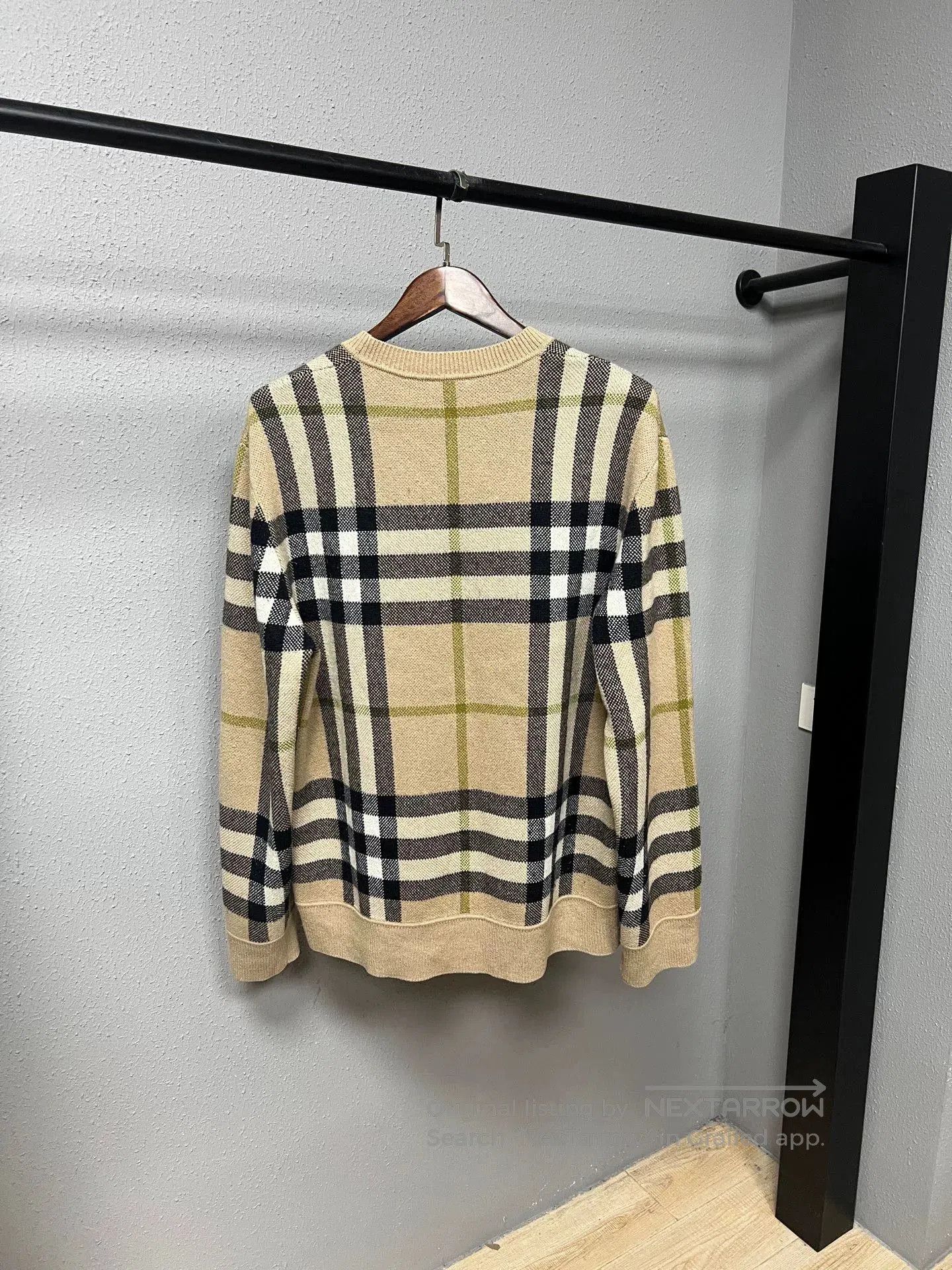 Burberry burberry cashmere knit sweater in beige. Size US XL / EU 56 / 4 - 2 Thumbnail