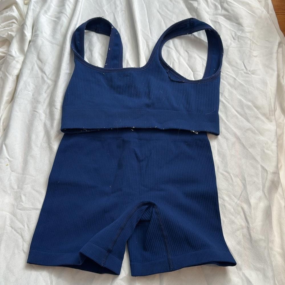 Designer Cute two piece workout set- pilled with lint Size 26" / US 2 / IT 38 - 3 Thumbnail