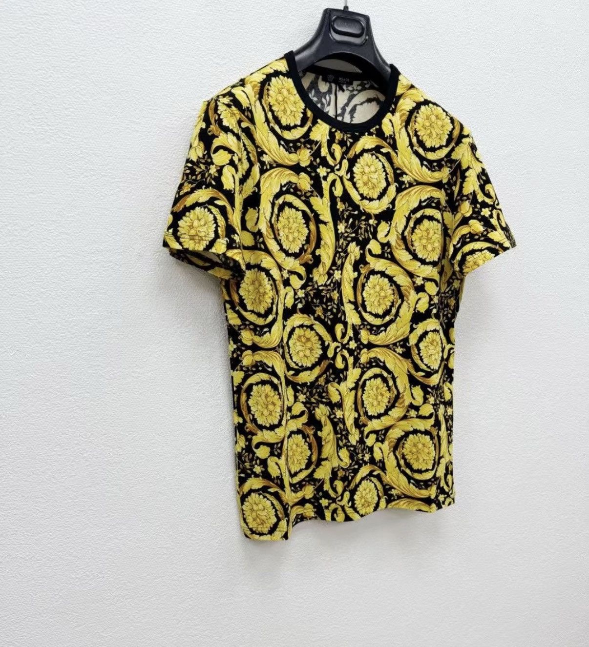 Versace VERSACE High Stretch Short Sleeve T-shirt J30 Size US M / EU 48-50 / 2 - 1 Thumbnail