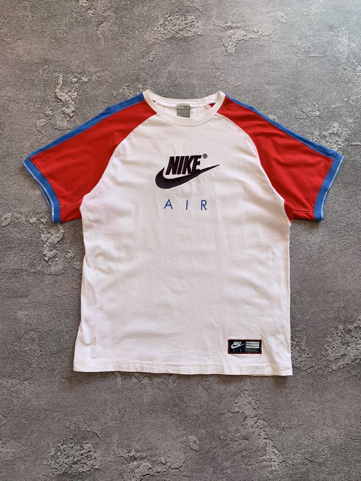 Nike × Nike ACG × Vintage VTG 90’s Nike Center Big Logo T-shirt Y2K Size US L / EU 52-54 / 3 - 1 Thumbnail