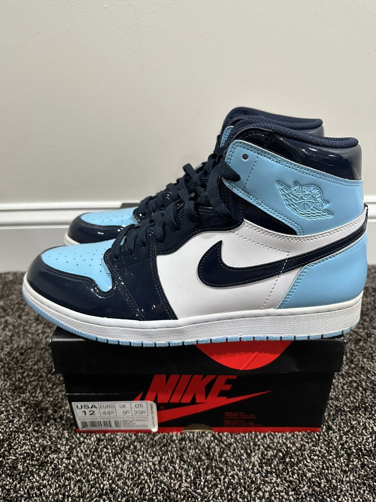 Jordan Brand Air Jordan Retro 1 Wmns OG “Blue Chill” Patent Leather Shoes Size US 10.5 / EU 43-44 - 2 Thumbnail