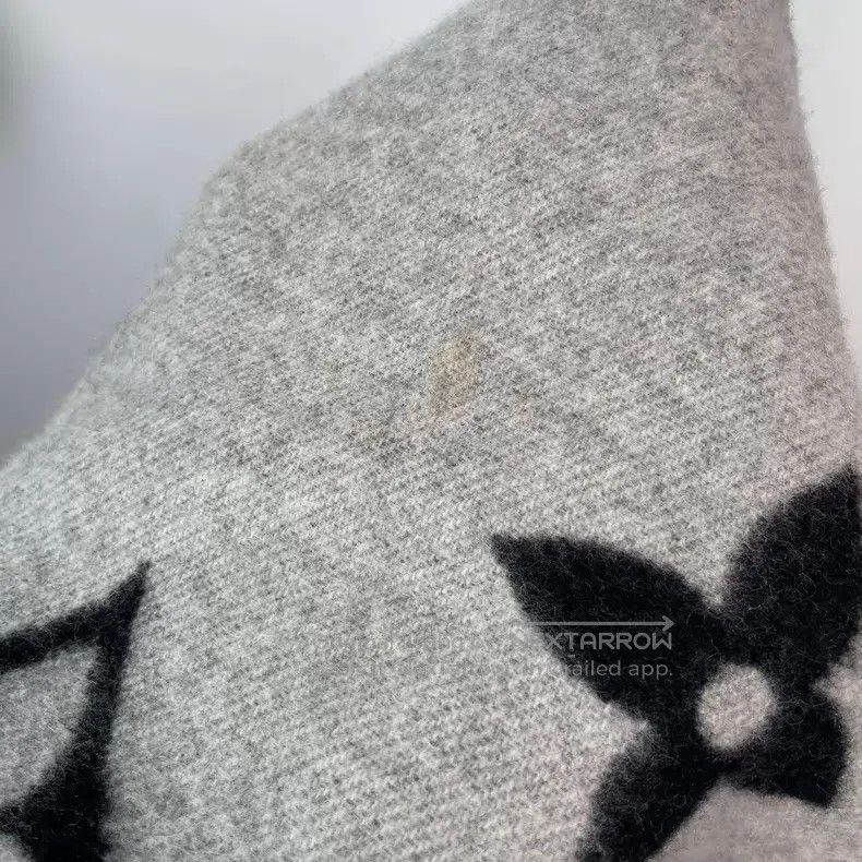 Louis Vuitton Louis Vuitton Black and grey full-printed cashmere double- Size ONE SIZE - 6 Thumbnail