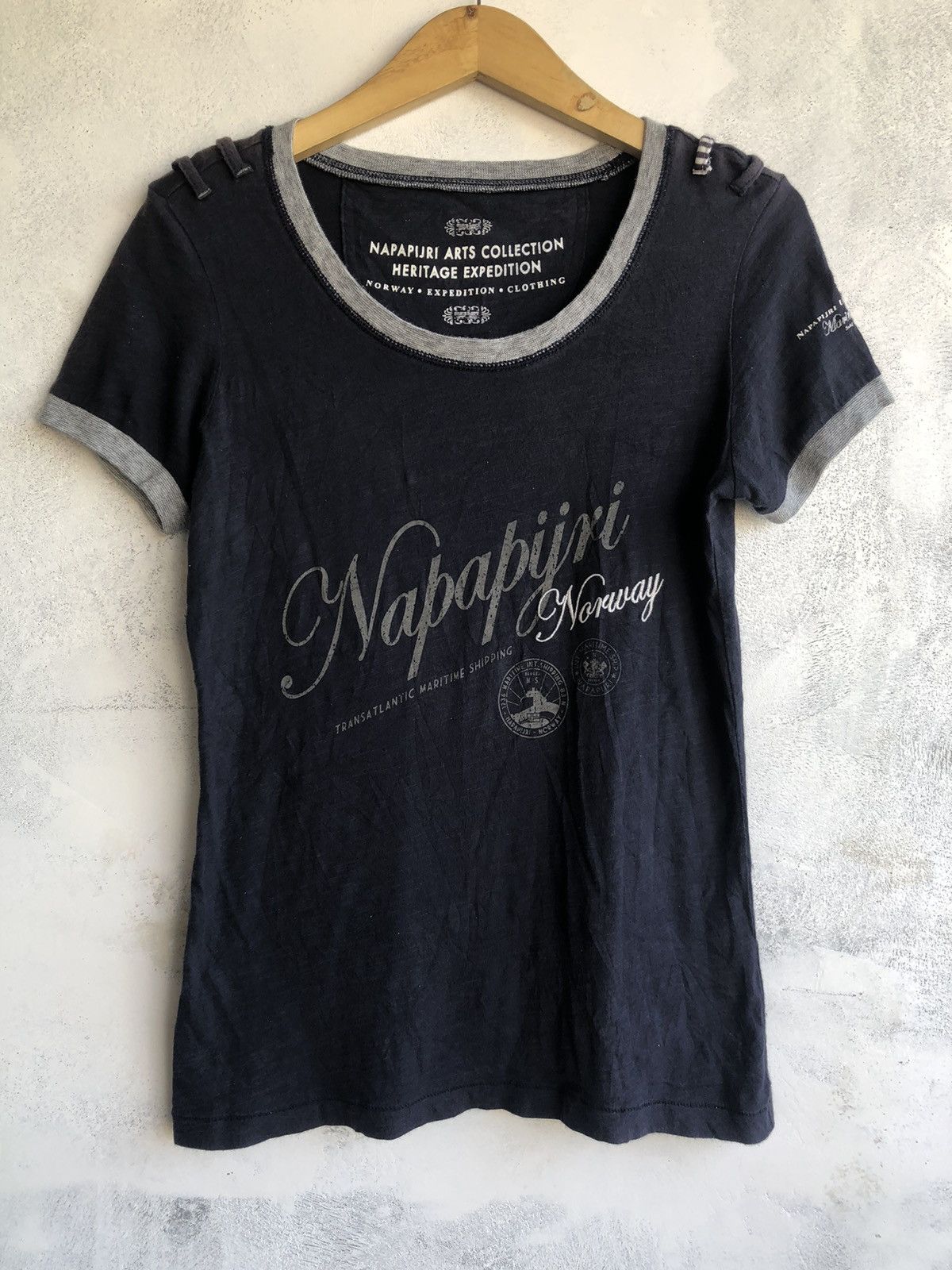 Napapijri × Vintage Napapijri Arts Collection Heritage Expedition Tshirt Size US M / EU 48-50 / 2 - 1 Thumbnail