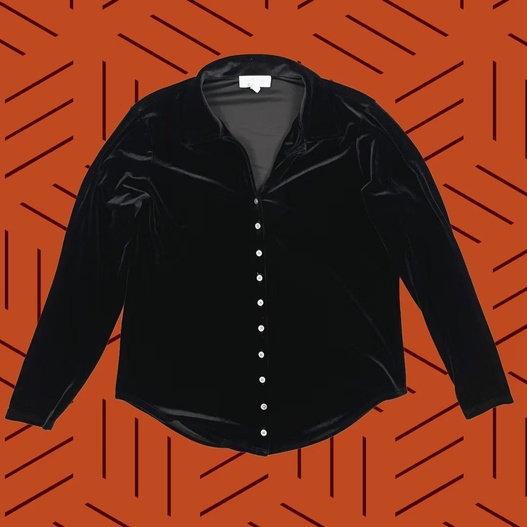 Vintage VINTAGE The White Company Blouse Women 6 Black Velvet Witchy Whimsigoth 90s Classic Retro goth Woman Blouse Button-Up Long Sleeve Black Velvet Size M / US 6-8 / IT 42-44 - 1 Thumbnail