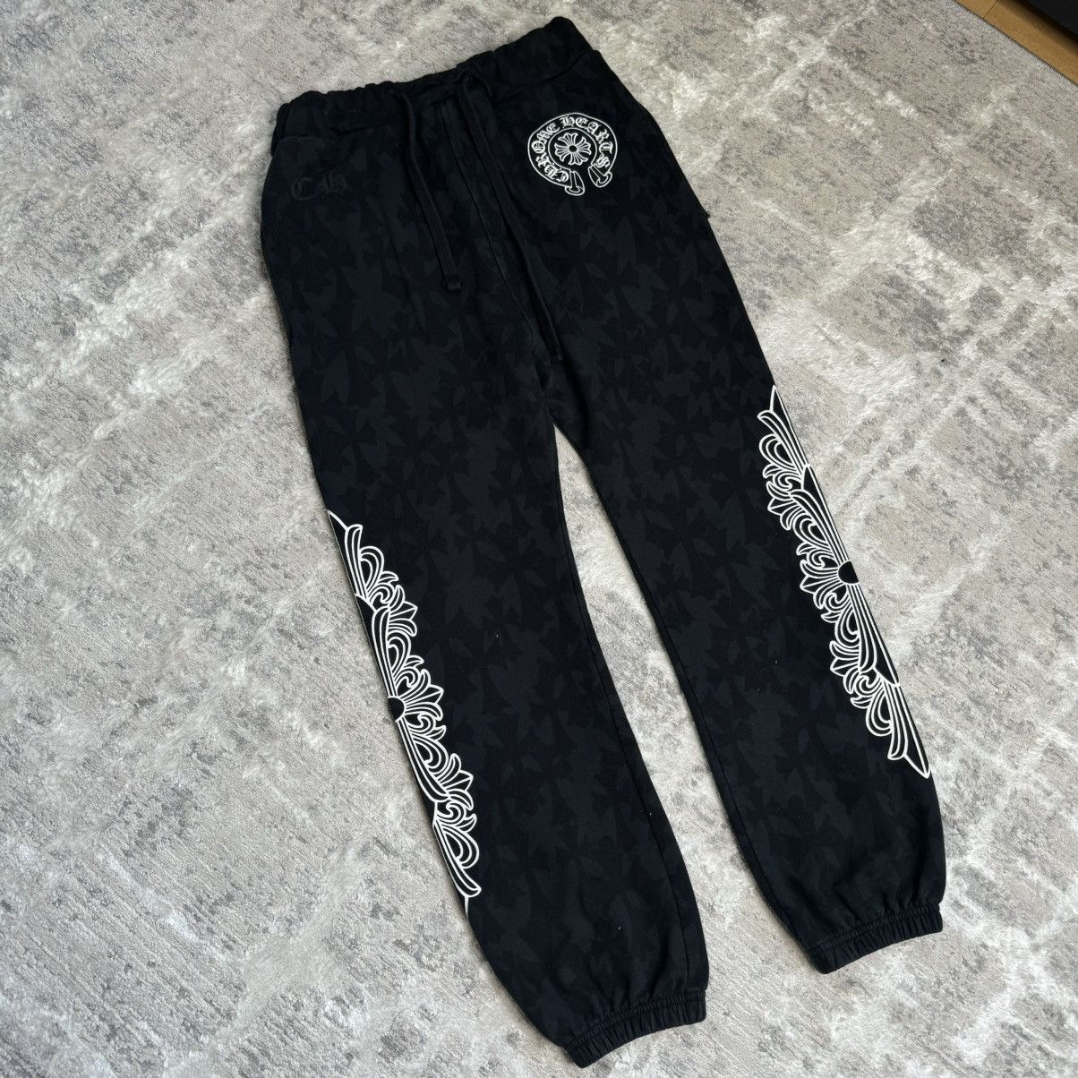 【CHROME HEARTS】CEMETERY CROSS PRINT SWEATPANTS s-l400.jpg