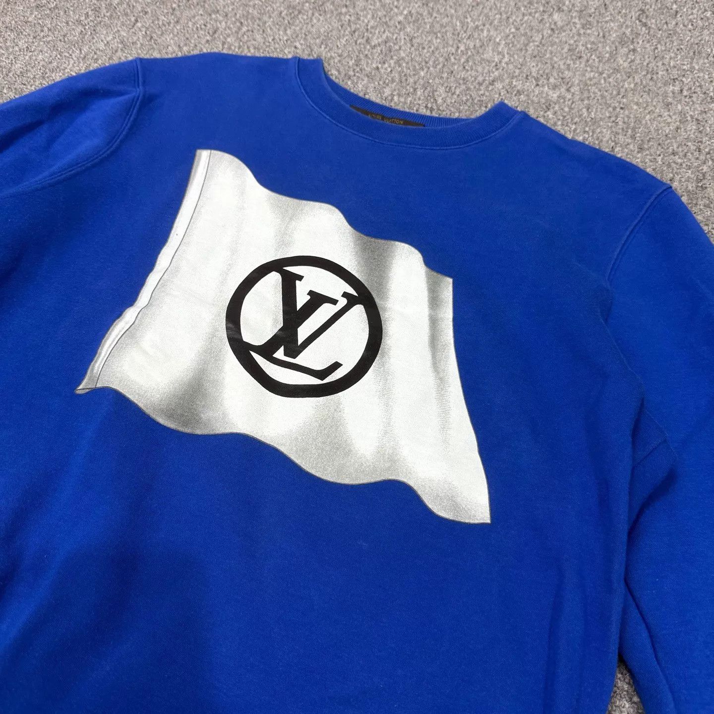 Louis Vuitton LV Blue Front Logo Crewneck Sweatshirt M 99 New Size US M / EU 48-50 / 2 - 3 Thumbnail
