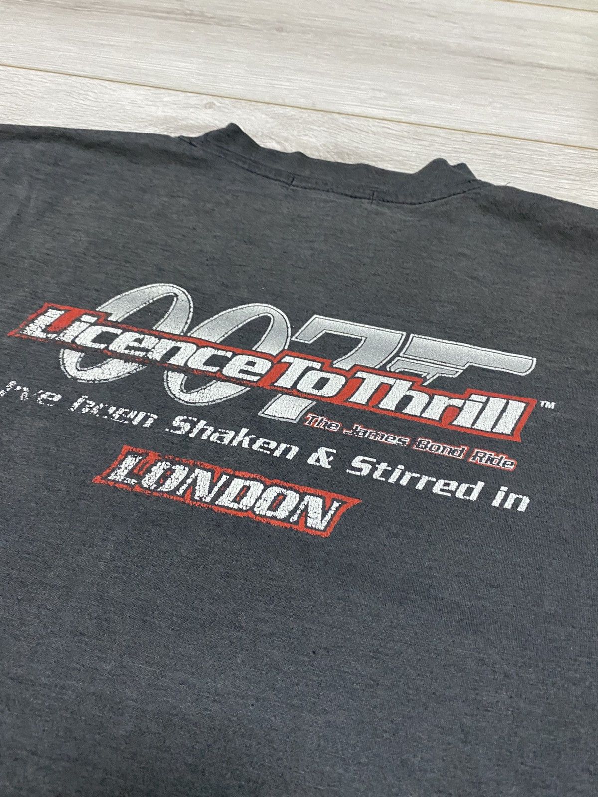 Vintage Vintage 1997 James Bond 007 faded Tomorrow Never Dies Tee Size US XL / EU 56 / 4 - 3 Thumbnail