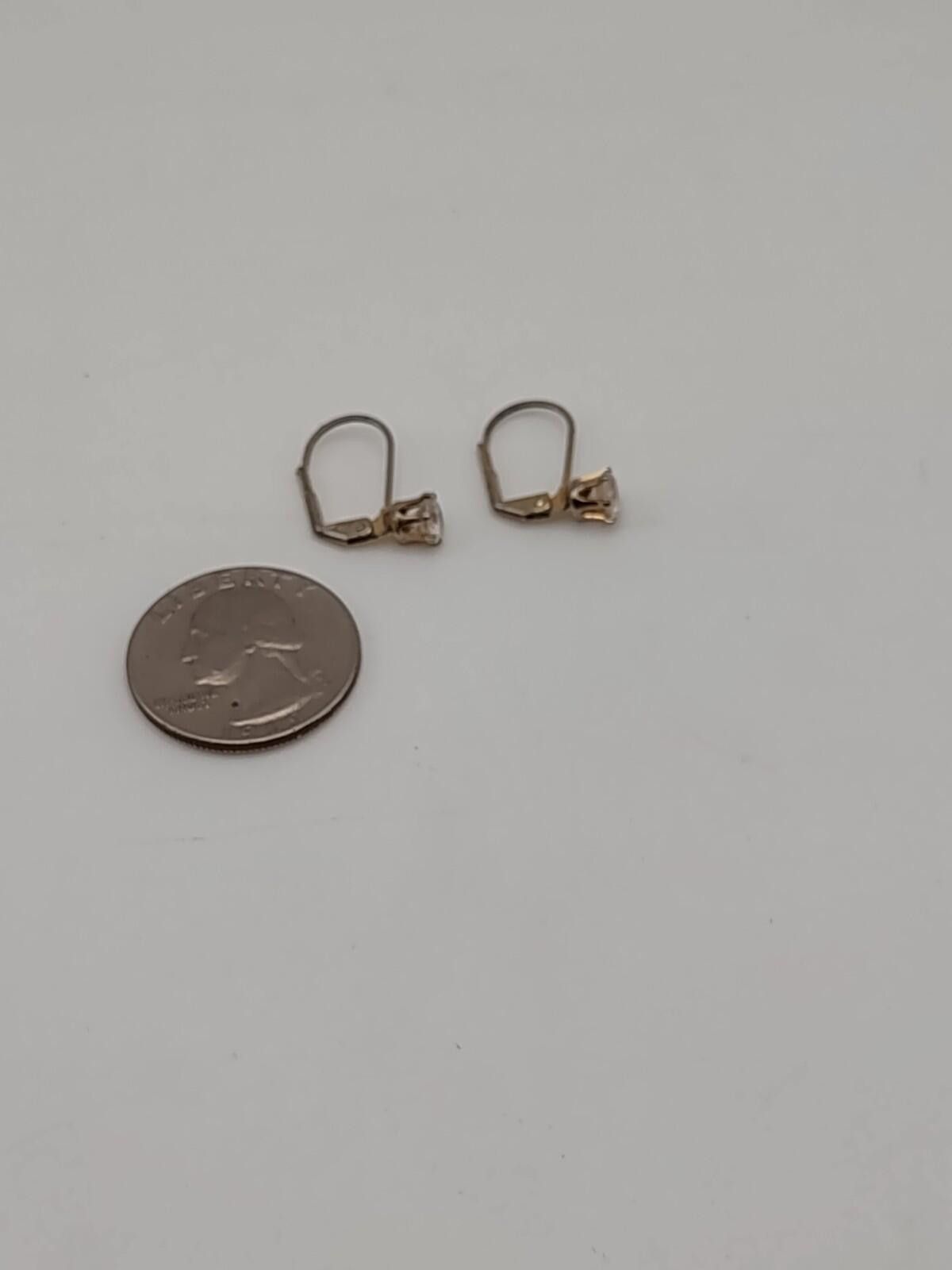 The Unbranded Brand 925 Sterling Silver Round CZ Leverback Drop Earrings Size ONE SIZE - 5 Thumbnail