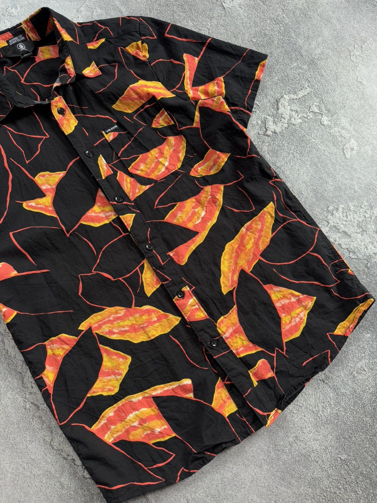 Volcom Volcom M all printed flowers 🌺 shirts button up polo tee Size US M / EU 48-50 / 2 - 7 Thumbnail