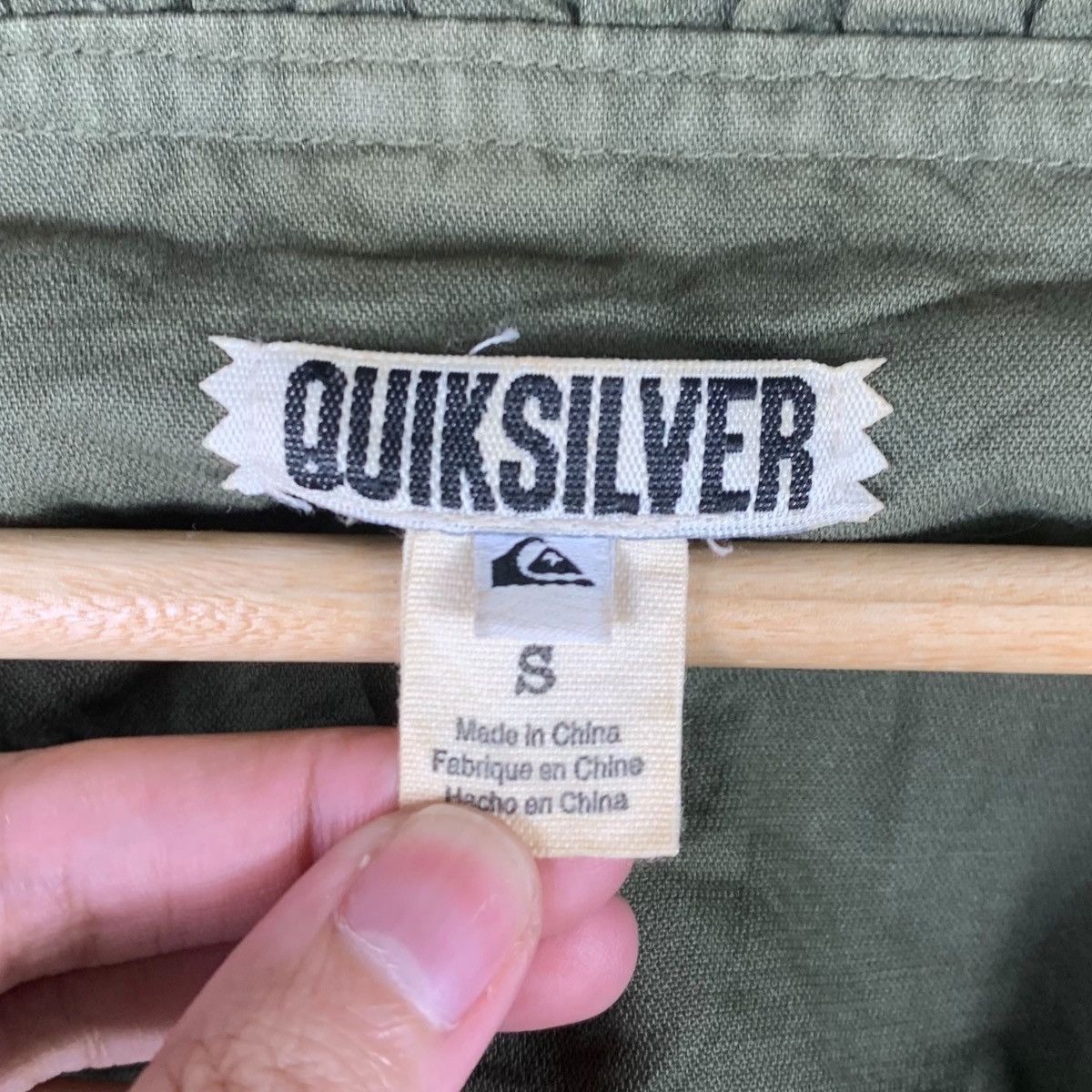 Quiksilver Vintage QUIKSILVER Olive Green Hooded Jacket Button Size S / US 4 / IT 40 - 4 Thumbnail