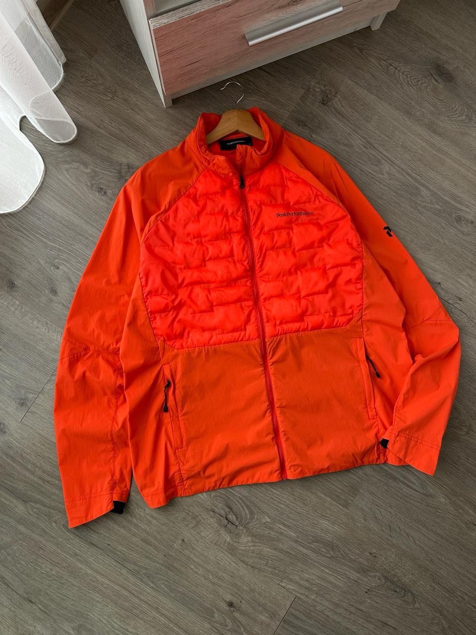 Peak Performance × Vintage Vintage Peak Performance Orange Argon Swift Hybrid Jacket Size US XL / EU 56 / 4 - 2 Thumbnail