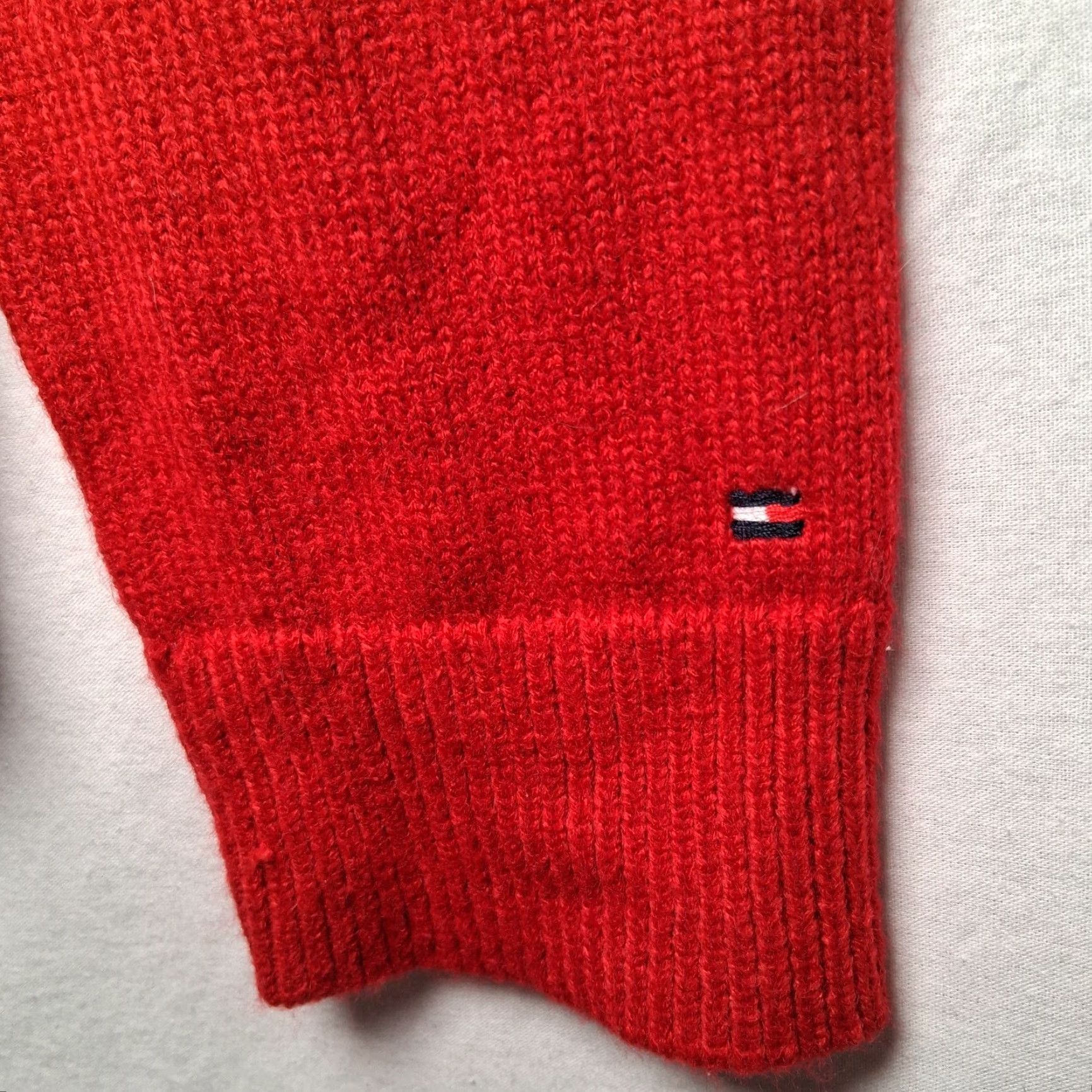 Tommy Hilfiger Tommy Hilfiger Sweater Women M/L Red Crewneck Pullover Varsity Lettering Preppy Casual Knitted Knit Raglan Sleeve Regular Size M/L, China, Vintage? Size M / US 6-8 / IT 42-44 - 6 Thumbnail