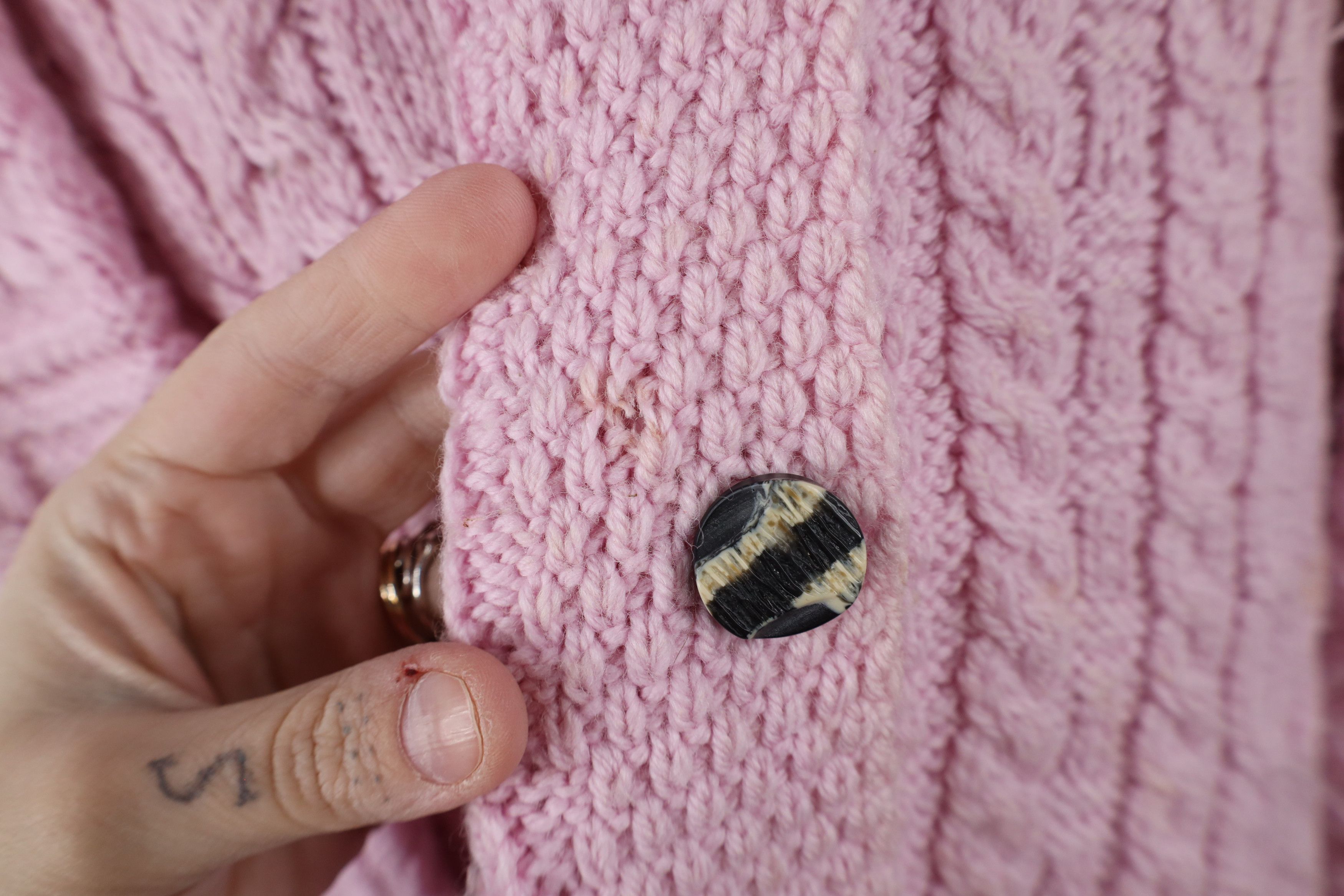 Vintage Vintage 90s Wool Fisherman Cable Knit Cardigan Sweater Pink Size XL / US 12-14 / IT 48-50 - 4 Thumbnail