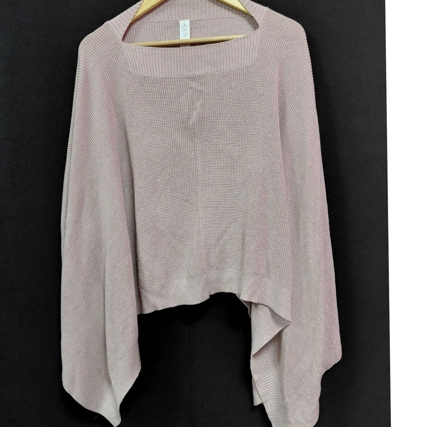 Lululemon lululemon Cashmere Knit Poncho Solid Scoop Neck Size OS Pink Womens Poncho, Casual, Travel, 24-7-Style Size ONE SIZE - 2 Thumbnail