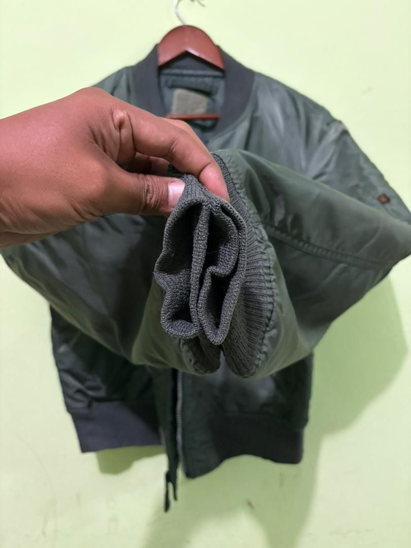 Alpha Industries Vintage 90’s Alpha industries MA-1 Bomber Jacket Design Size US L / EU 52-54 / 3 - 8 Thumbnail