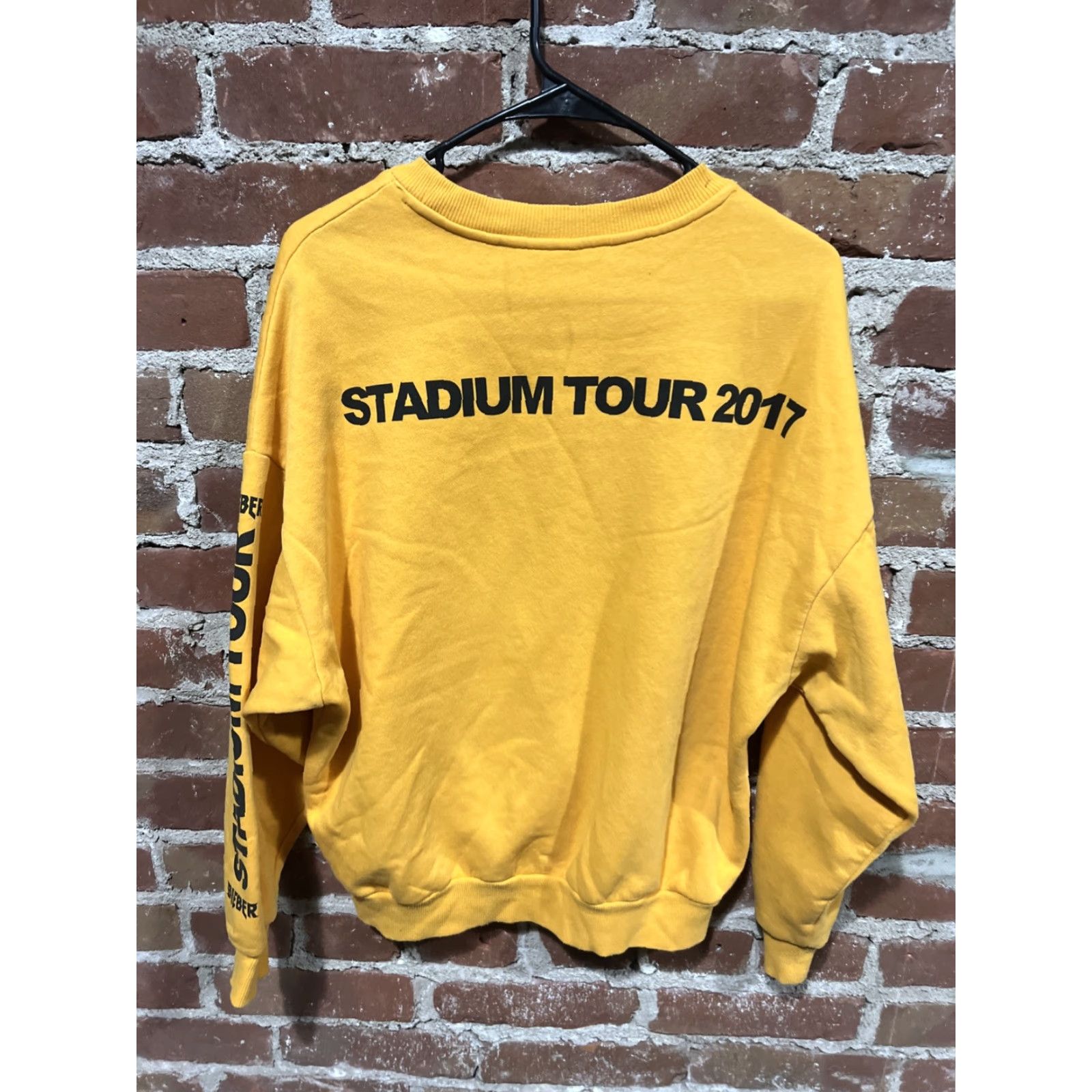 H&M Justin Bieber Stadium Tour Sweatshirt Adult Medium Yellow Long Sleeve Shirt Size US M / EU 48-50 / 2 - 3 Thumbnail