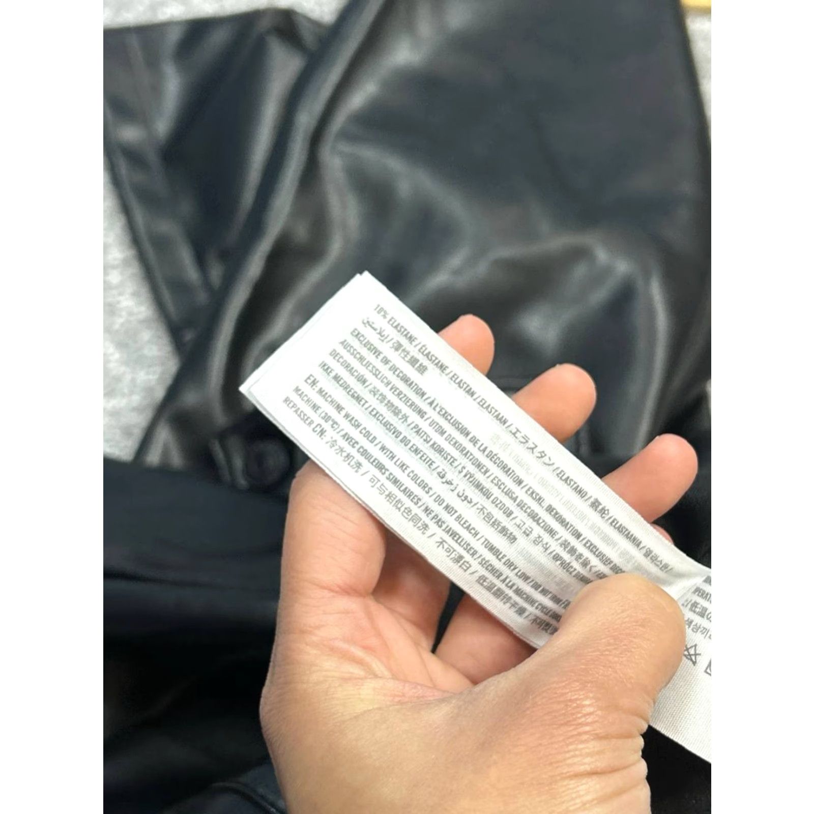 Abercrombie & Fitch Abercrombie & Fitch Curve Love Pants Womens 26 Black Leather 90s Straight Pants Womens 26 Black 90s Classic Modern Mens Womens Girls Boys Size 26" / US 2 / IT 38 - 6 Thumbnail