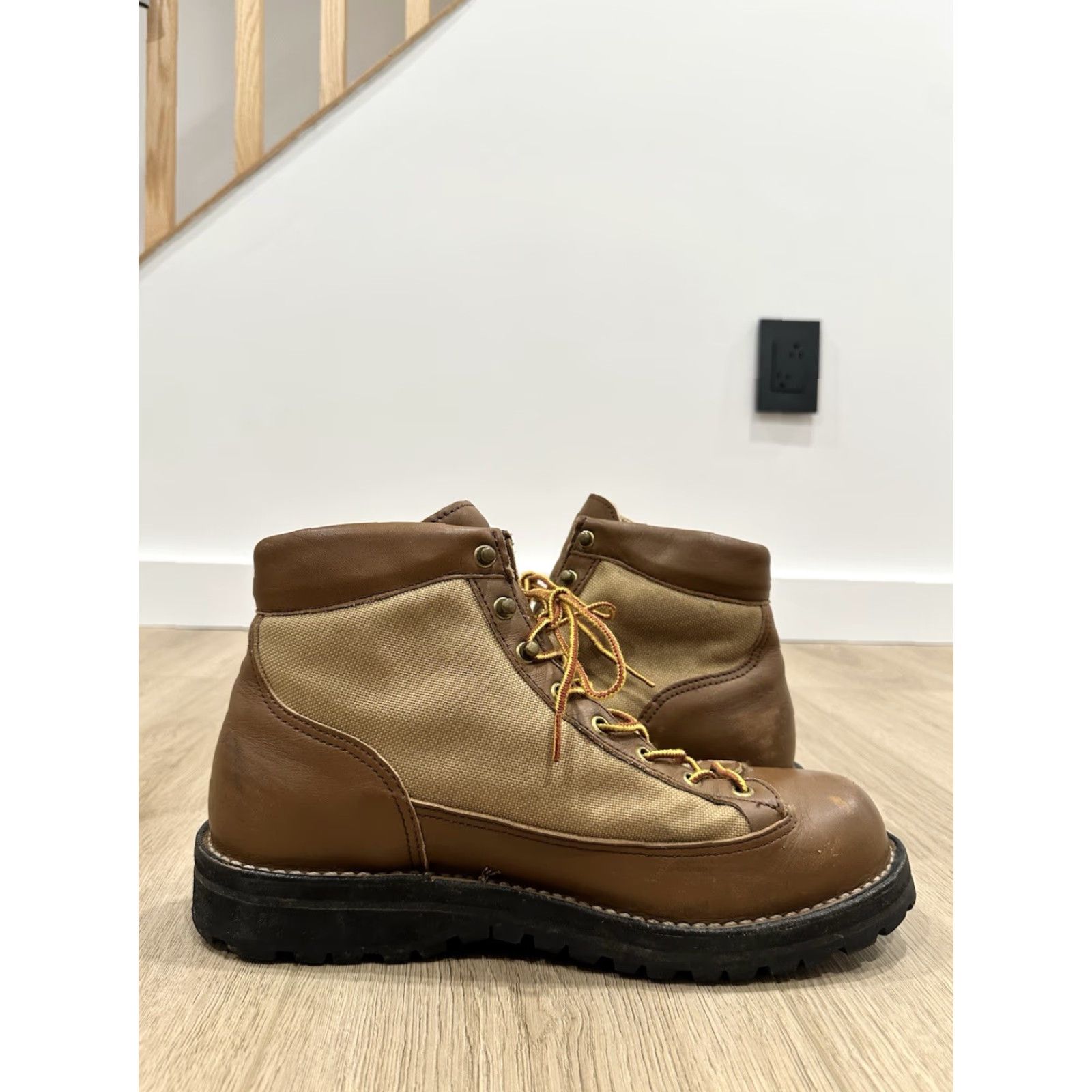 Danner VINTAGE Danner 30420 10D USA Made Brown Leather Black Tag Gore-Tex Boots Mens Boots Leather Brown Gore-Tex USA 90s? Size US 10 / EU 43 - 7 Thumbnail