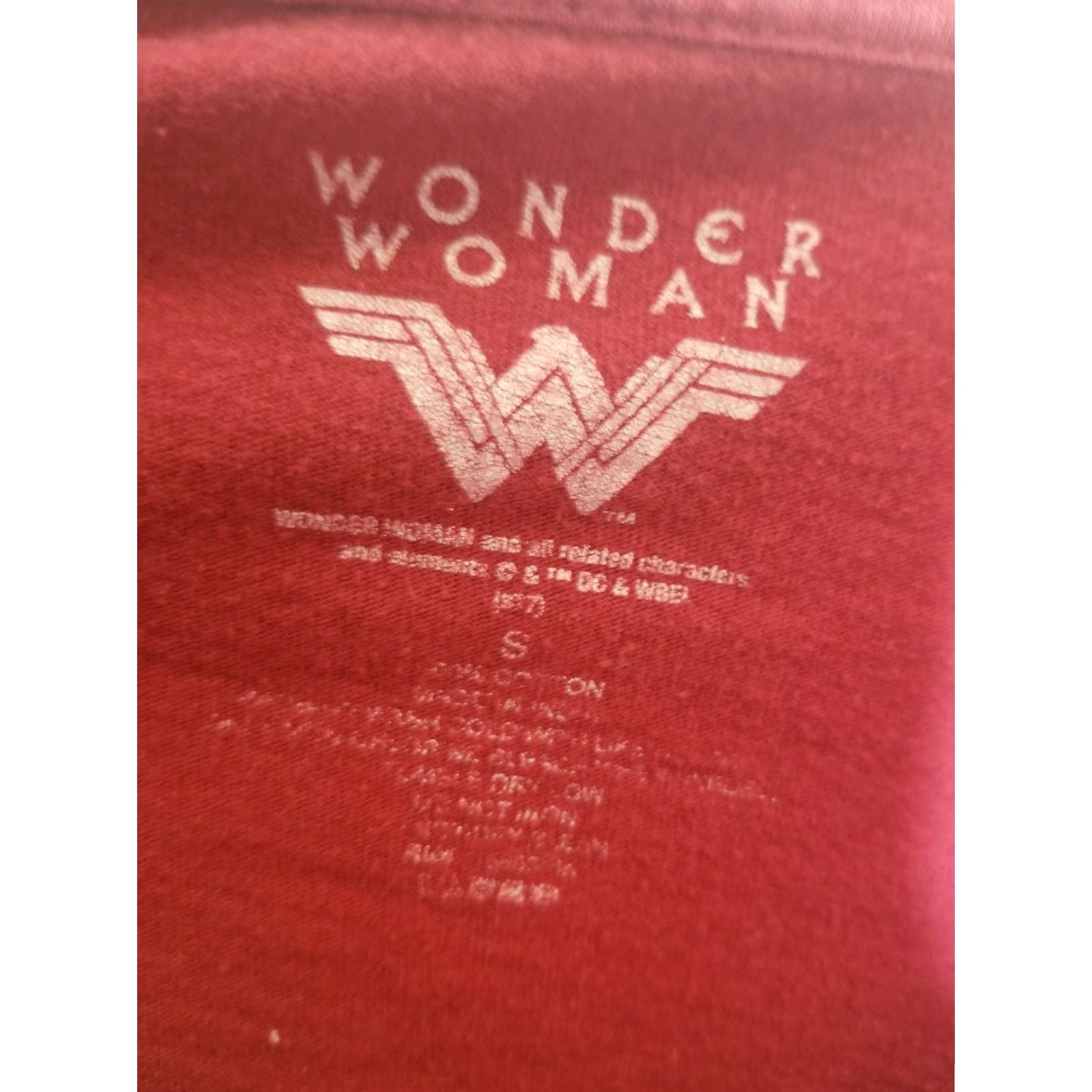 Vintage Womens S Wonder Woman Relaxed-Fit V-Neck T-Shirt Size S / US 4 / IT 40 - 3 Thumbnail