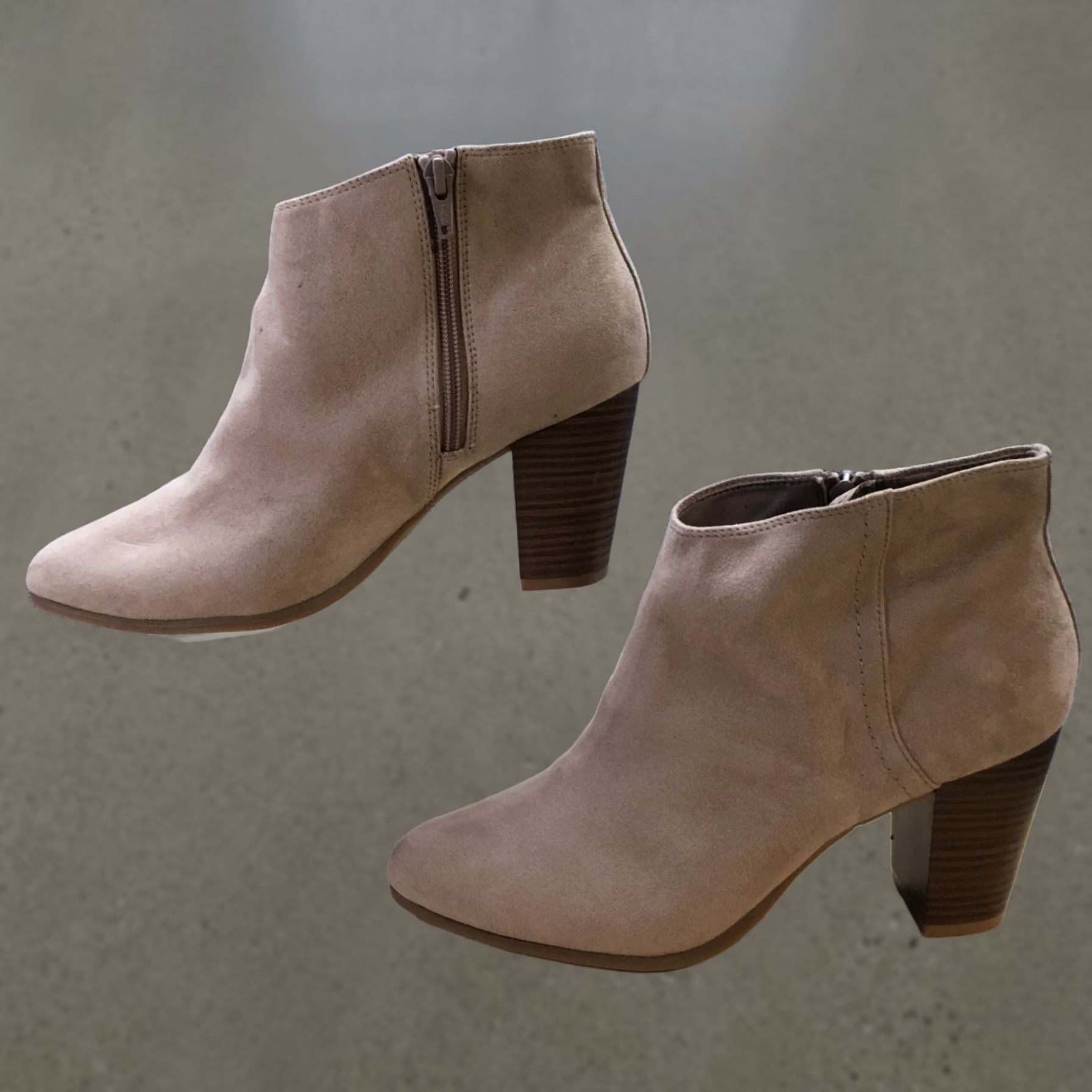 Old Navy Old Navy Boots Womens 9 Ankle Booties Block Heels Side Zips Beige Faux Suede Boots Size US 9 / IT 39 - 1 Thumbnail