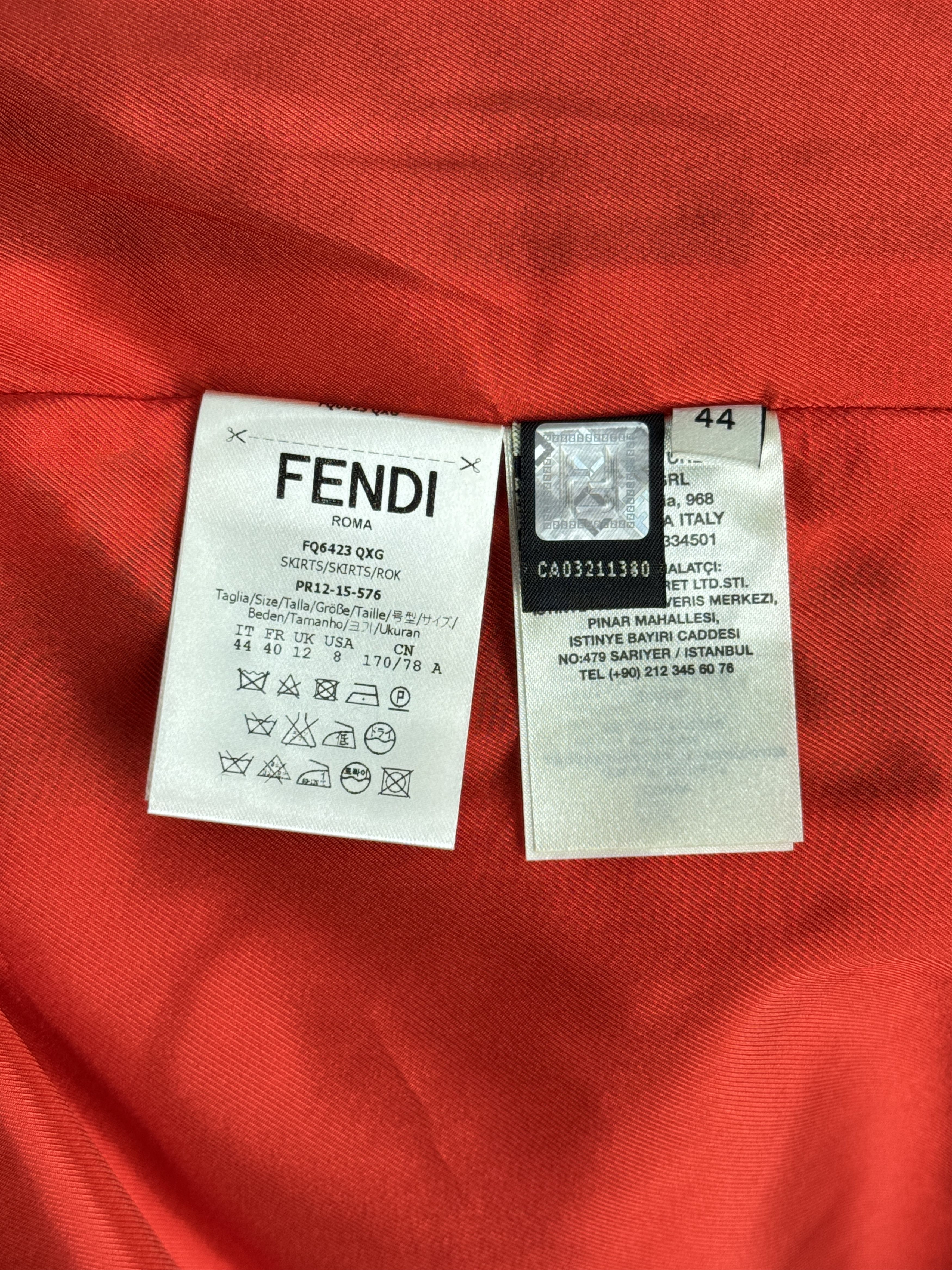 Fendi FENDI women’s wool pencil skirt, made in Italy Size 30" / US 8 / IT 44 - 6 Thumbnail
