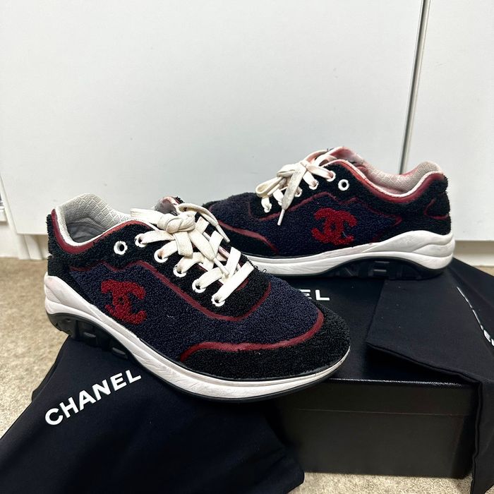 Chanel Logo Trainers/Sneakers