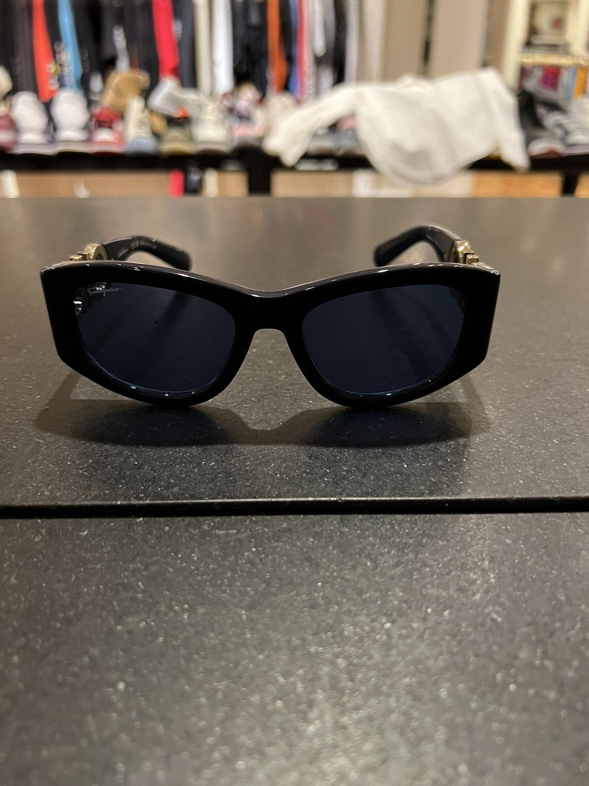 Salvatore Ferragamo Ferragamo Gancini Oval Sunglasses Navy Size ONE SIZE - 2 Thumbnail
