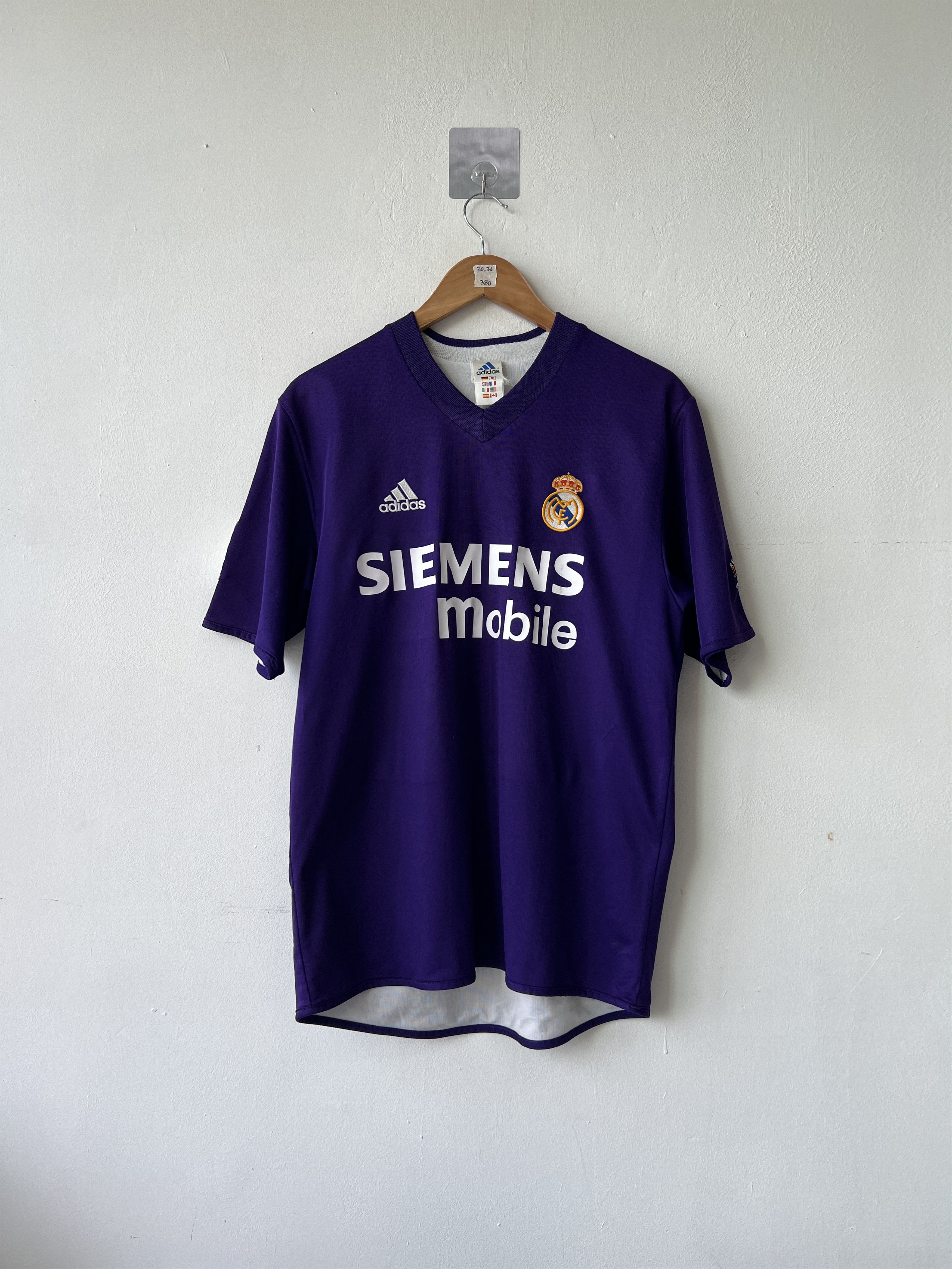 Adidas (M) Real Madrid 2002-03 Third Kit Ronaldo #11 Size US M / EU 48-50 / 2 - 2 Thumbnail