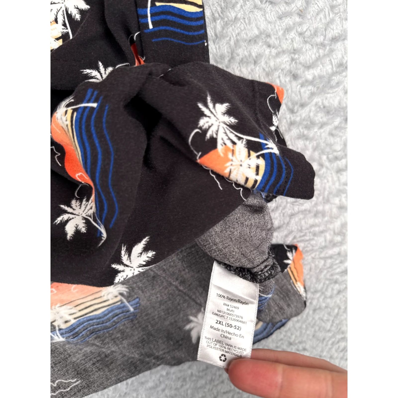 Vintage No Boundaries Shirt Men 2XL Black Hawaiian Beach Sunset Rayon Floral Button-Up, All Seasons, Casual, Travel, Resort, Aloha, Vacation, 90s? Size US XXL / EU 58 / 5 - 7 Thumbnail