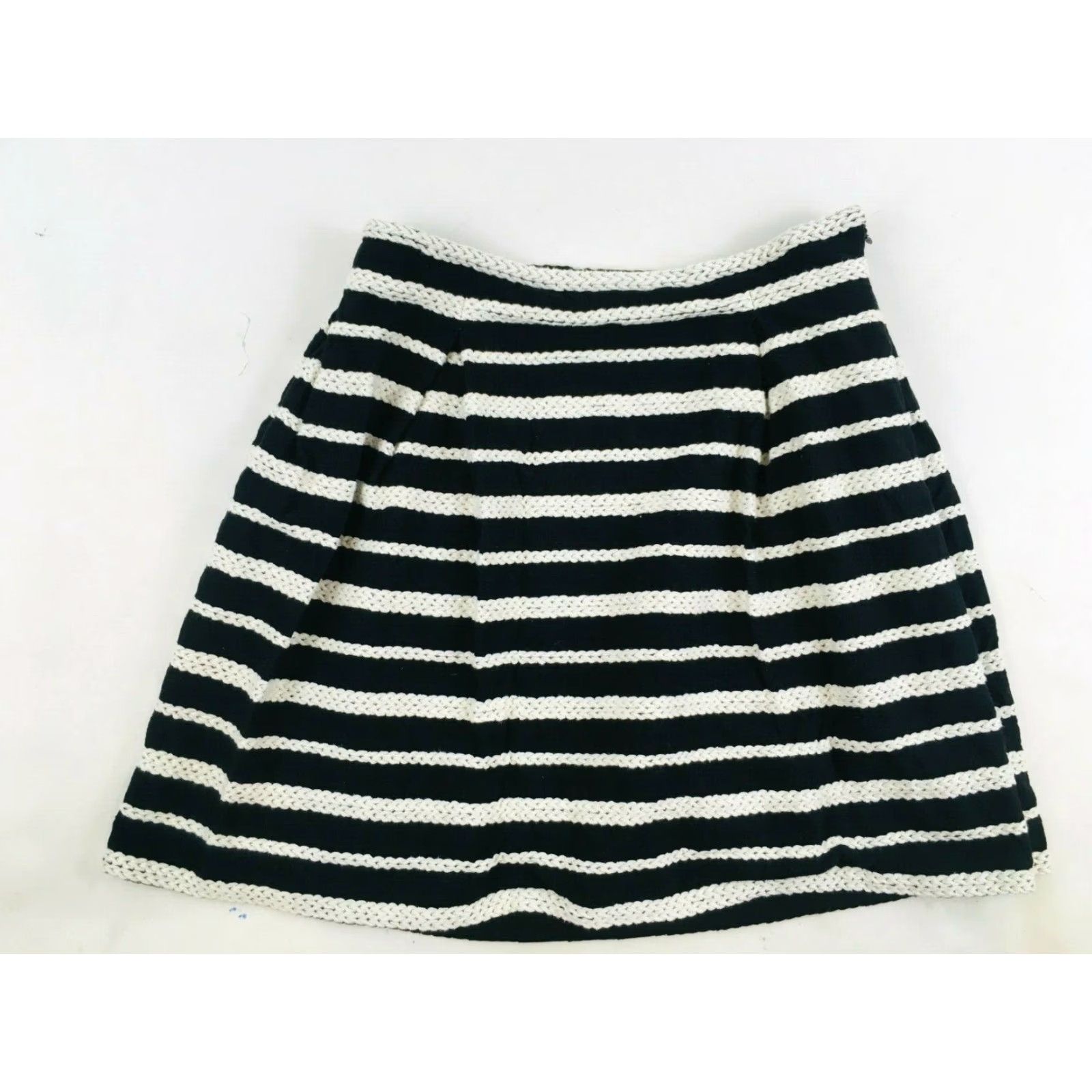 Vintage Max Studio Circle Skirt White Black Striped With Side Zipper Pleated Size Small Womens Skirt Size 28" / US 6 / IT 42 - 2 Thumbnail