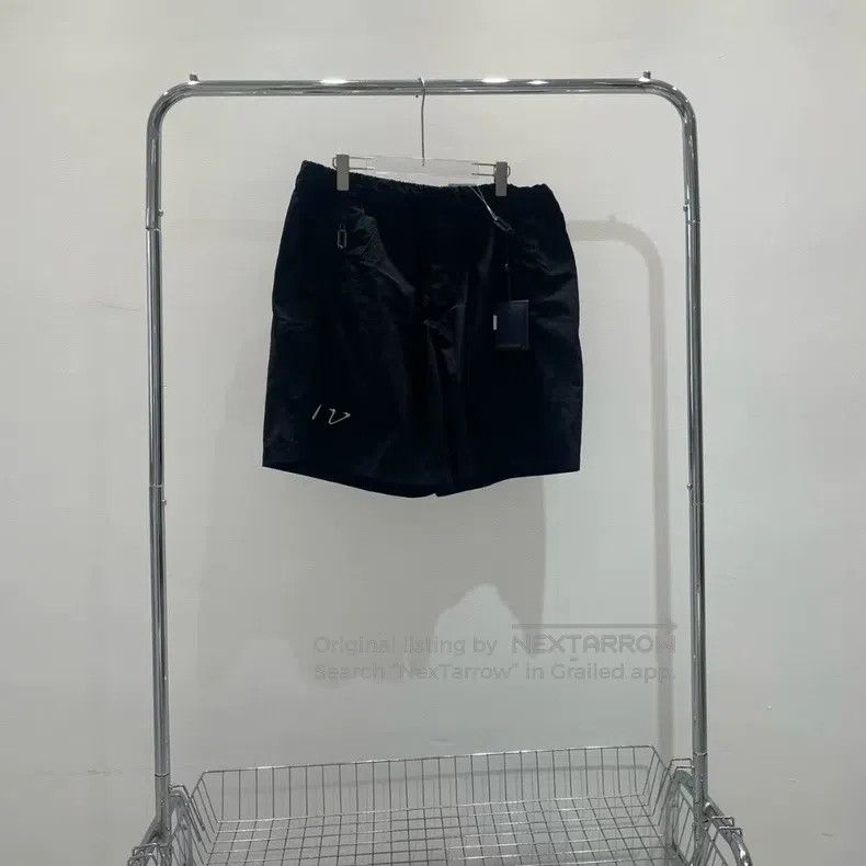 Louis Vuitton Louis Vuitton size US 48 Nylon shorts Size US 32 / EU 48 - 1 Thumbnail