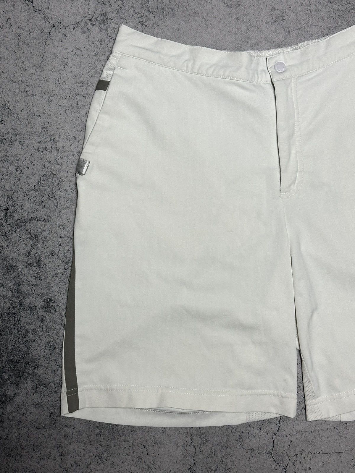 Vintage Vintage Nike Court Tennis Swoosh Logo Shorts Size L Size US 34 / EU 50 - 2 Thumbnail