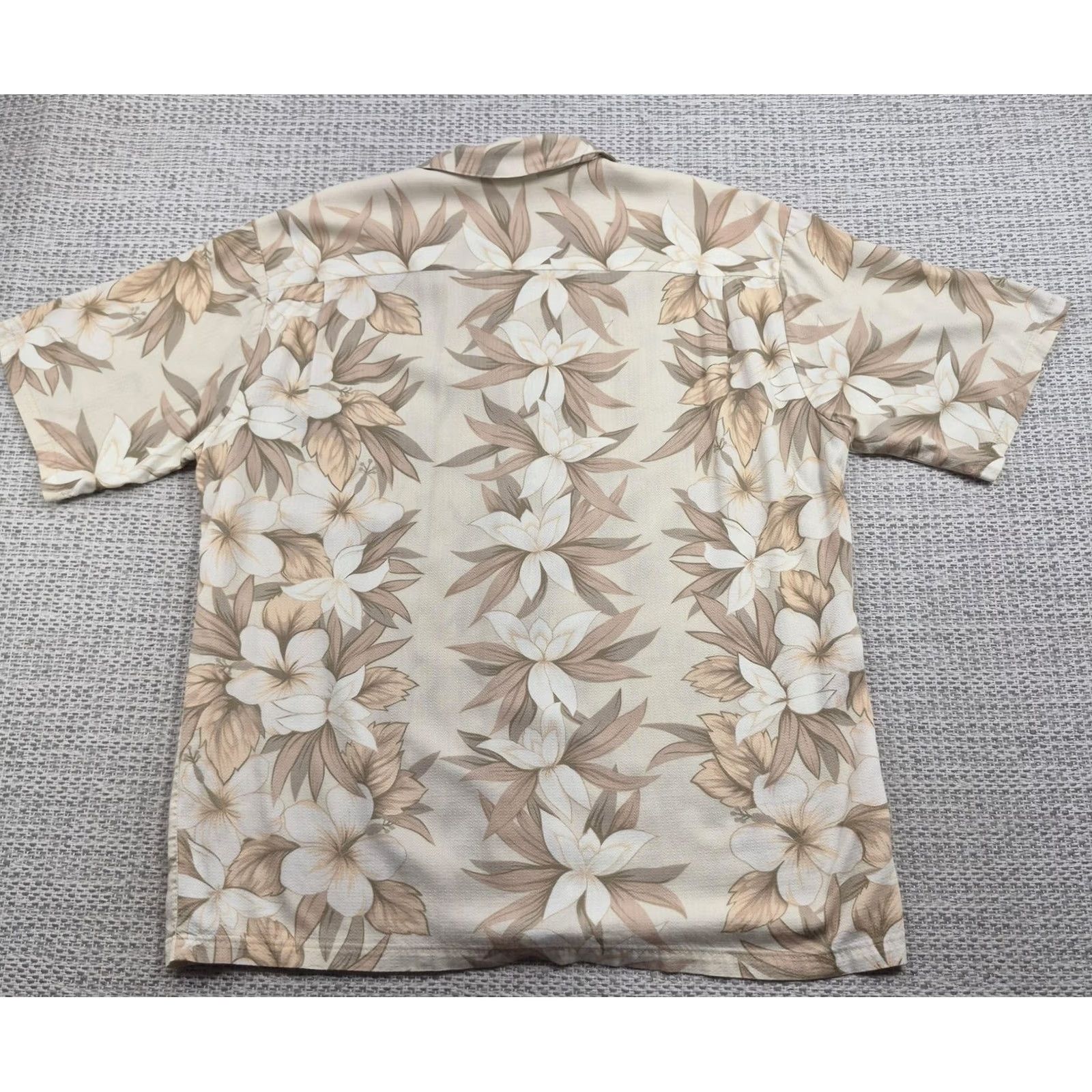 Hilo Hattie Hilo Hattie Button Up Shirt Mens Large Beige Floral Hawaiian Short Sleeve Shirt Size US L / EU 52-54 / 3 - 6 Thumbnail