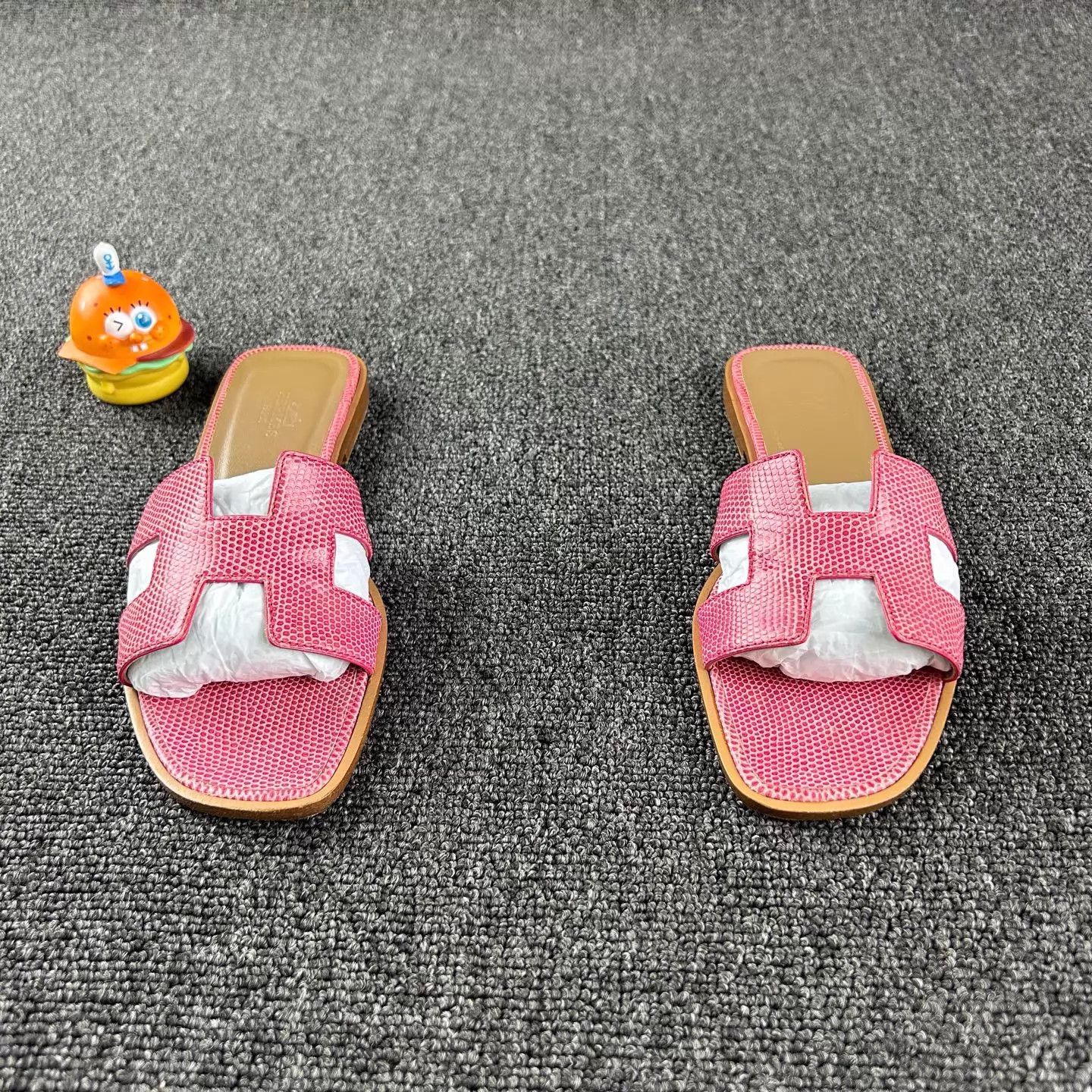 Hermes Hermes Pink Lizard Skin Slippers Size 37 HB6405 Size US 6.5 / IT 36.5 - 2 Thumbnail