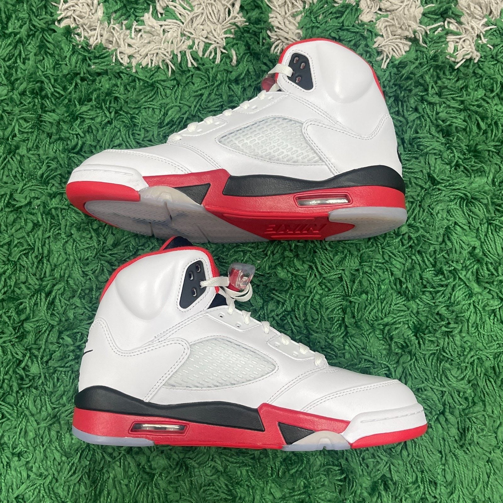 Jordan Brand Nike Air Jordan 5 Retro Fire Red Black Tongue (2025) New Size US 9 / EU 42 - 2 Thumbnail