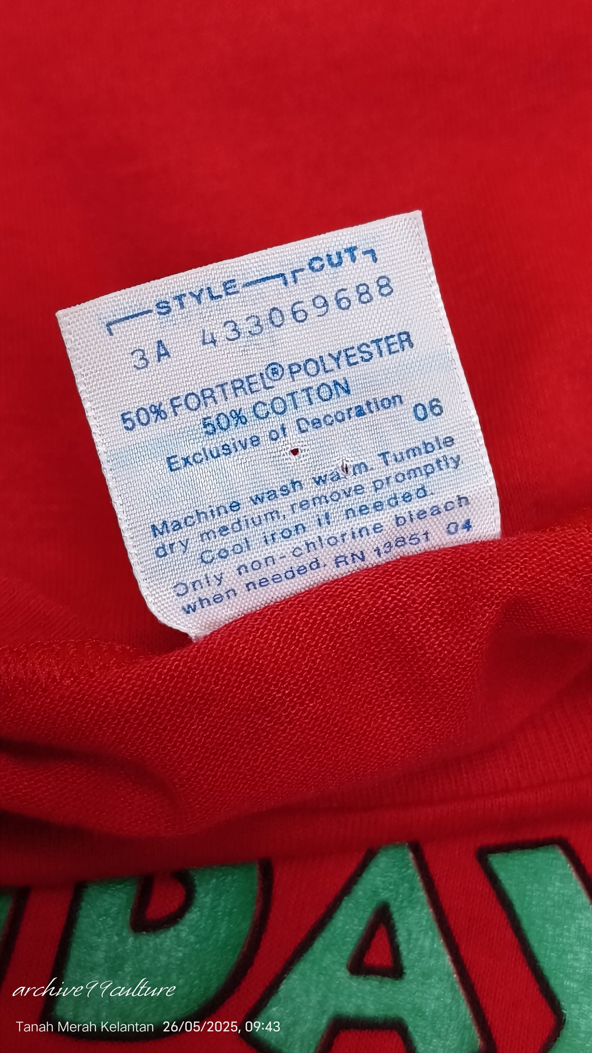 Mickey Mouse Vintage HAPPY HOLIDAYS THE WALT DISNEY COMPANY BY AMI Tee Size US XL / EU 56 / 4 - 4 Thumbnail