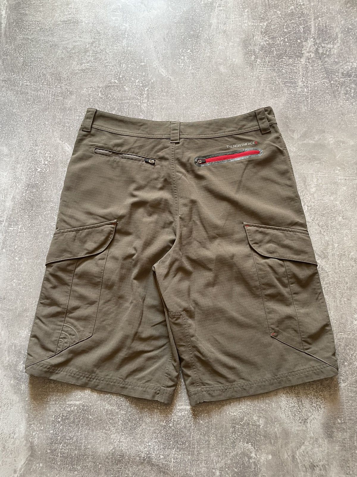 The North Face Vintage The North Face Cargo Shorts 32 Size US 32 / EU 48 - 10 Thumbnail