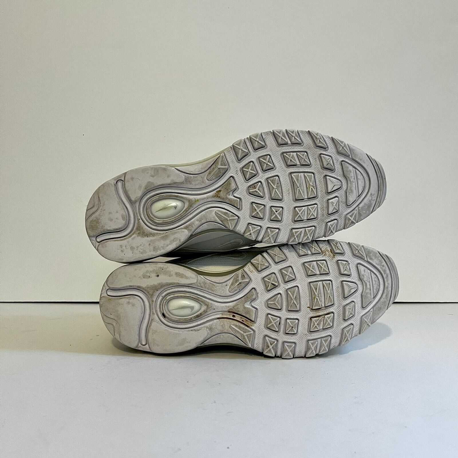 Nike 2020 Nike Air Max 97 Triple White GS 921522-104 Rare Sz 7Y Size US 8.5 / IT 38.5 - 7 Thumbnail