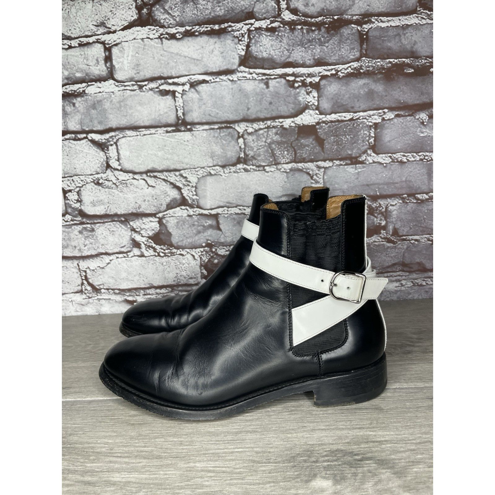 Balenciaga BALENCIAGA BLACK WHITE POLISH CALFSKIN CHELSEA BUCKLE ANKLE Size US 6.5 / IT 36.5 - 21 Thumbnail